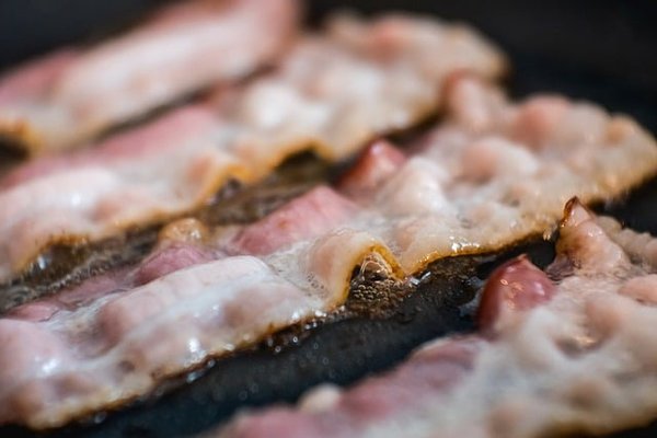 Pierrade ou Plancha : Quel est le Meilleur Choix pour une Cuisine Conviviale ?